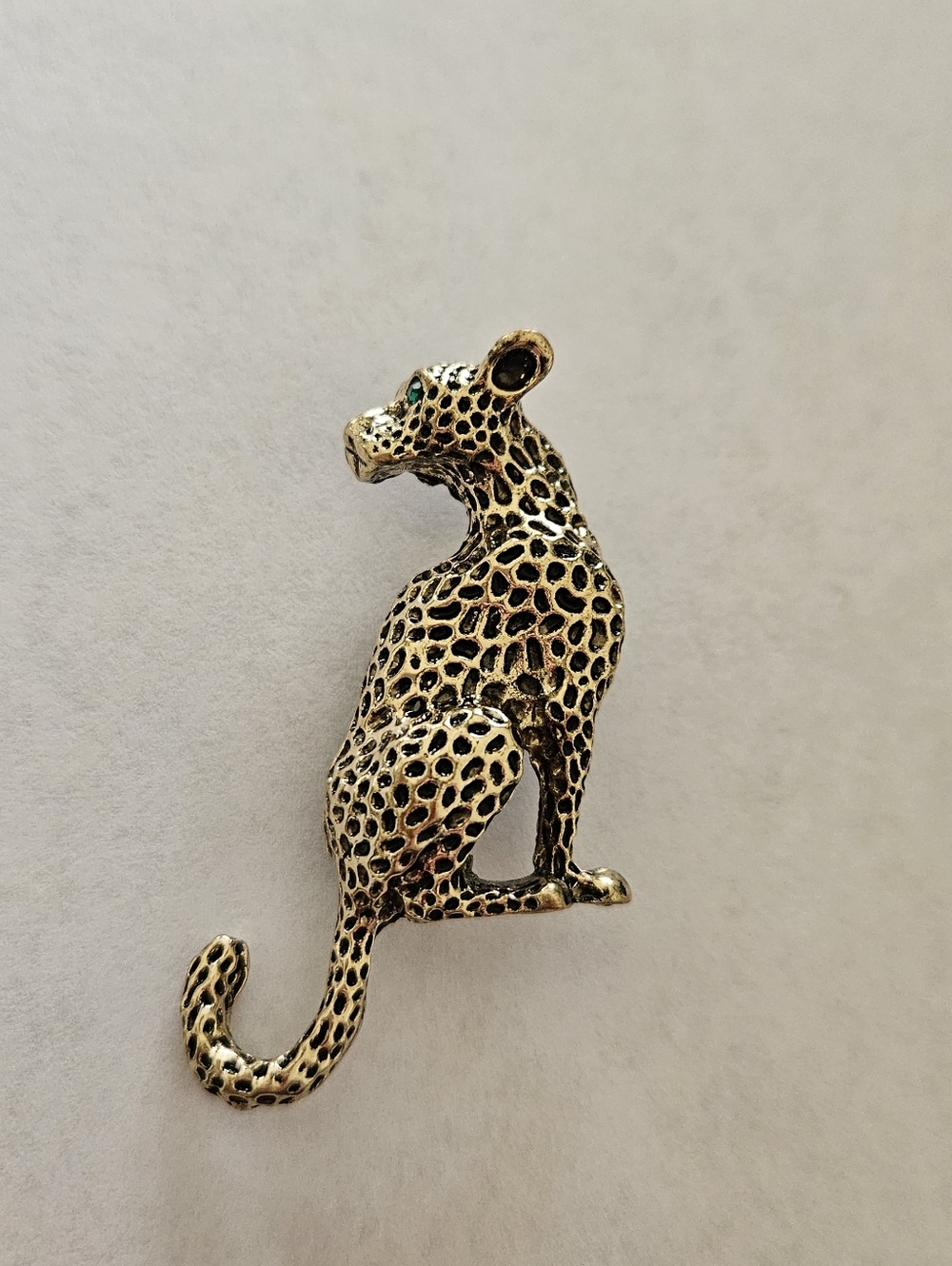 Cheetah Brooch Pin Gold Tone Green Rhinestone Eyes Big Wild Cat
